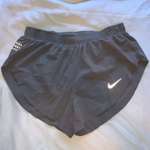 GREY NIKE RUNNING SHORTS